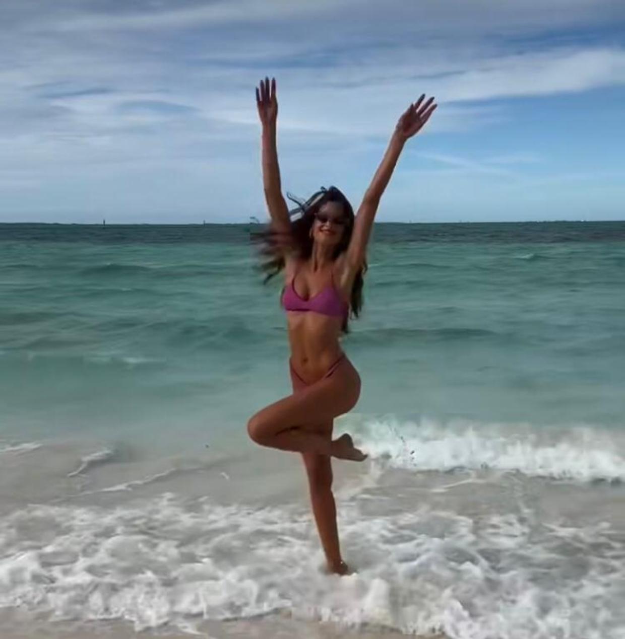 Izabel Goulart, vacanze bollenti