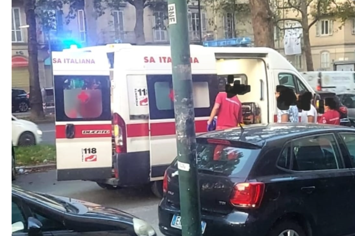 Barriera di Milano, caos nel dehors di un bar