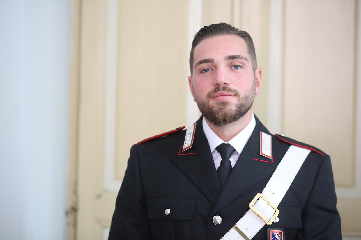 Giulio, carabiniere in viaggio di nozze, salva la vita a un turista alle Bahamas