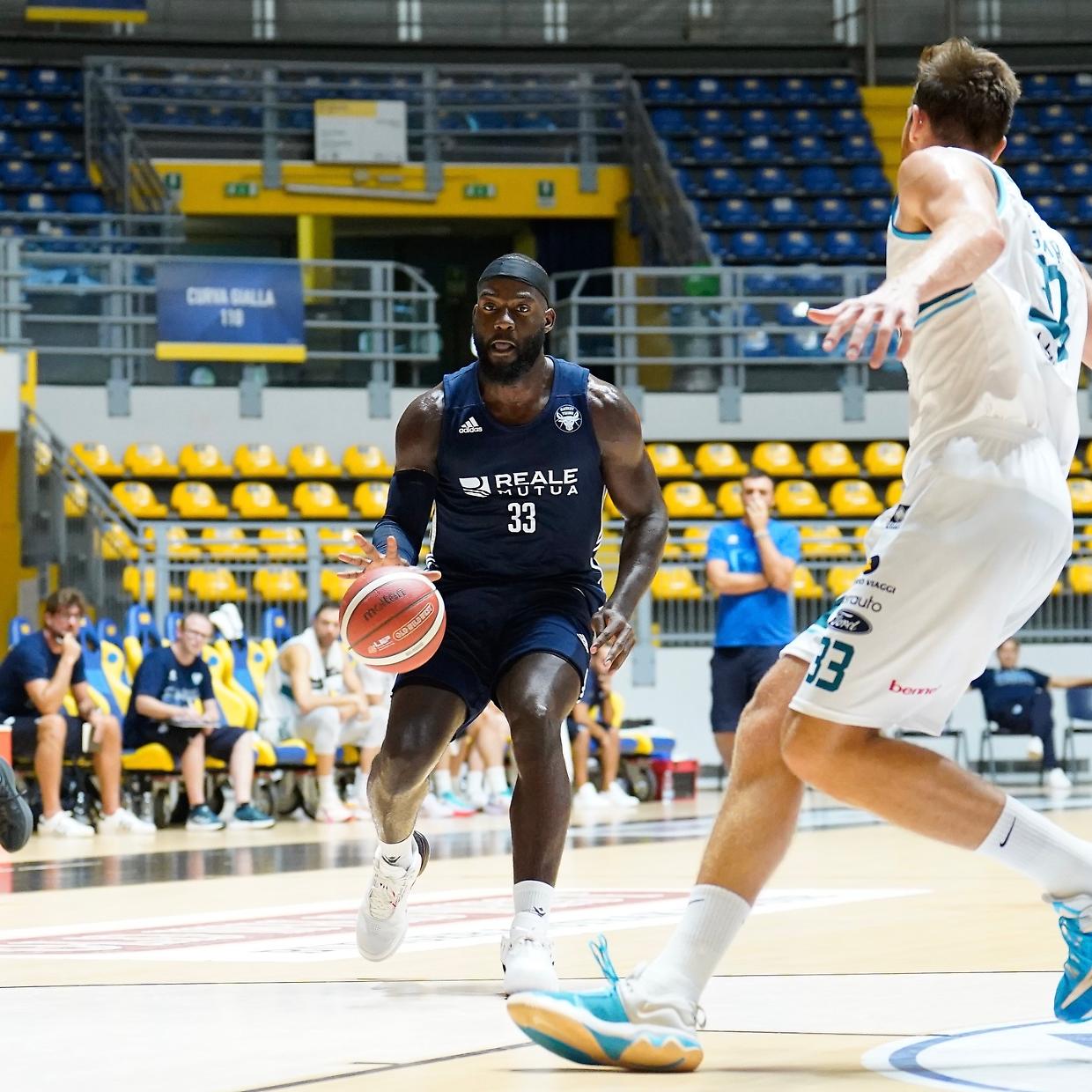 Reale Mutua Basket, coach Boniciolli traccia il primo bilancio: "Cantù corazzata ma..."