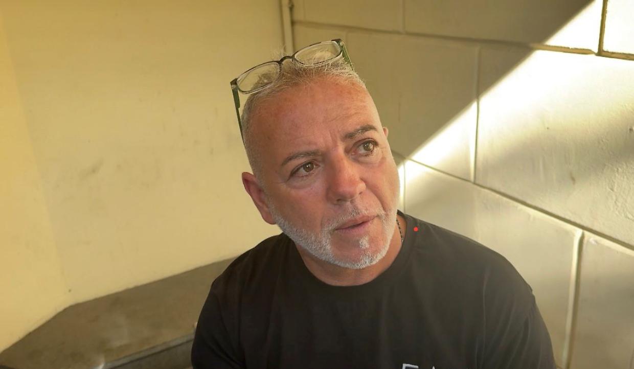 Salvatore Carobene, 60 anni, ha soccorso l'uomo ferito ai genitali in piazza San Carlo