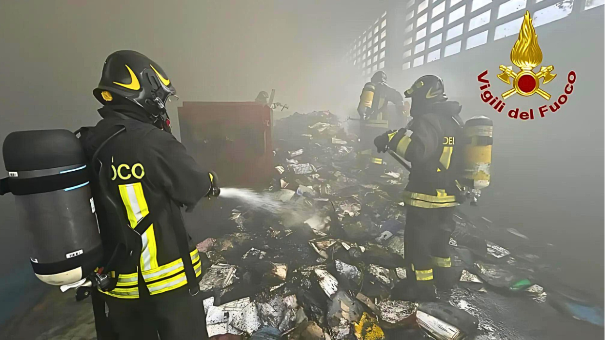 Incendio in uno stabilimento in Val di Susa 