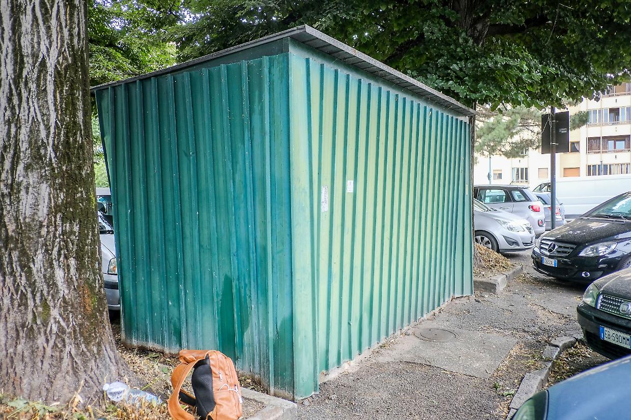 A Torino nord è scontro sull'abbattimento degli ultimi vespasiani: