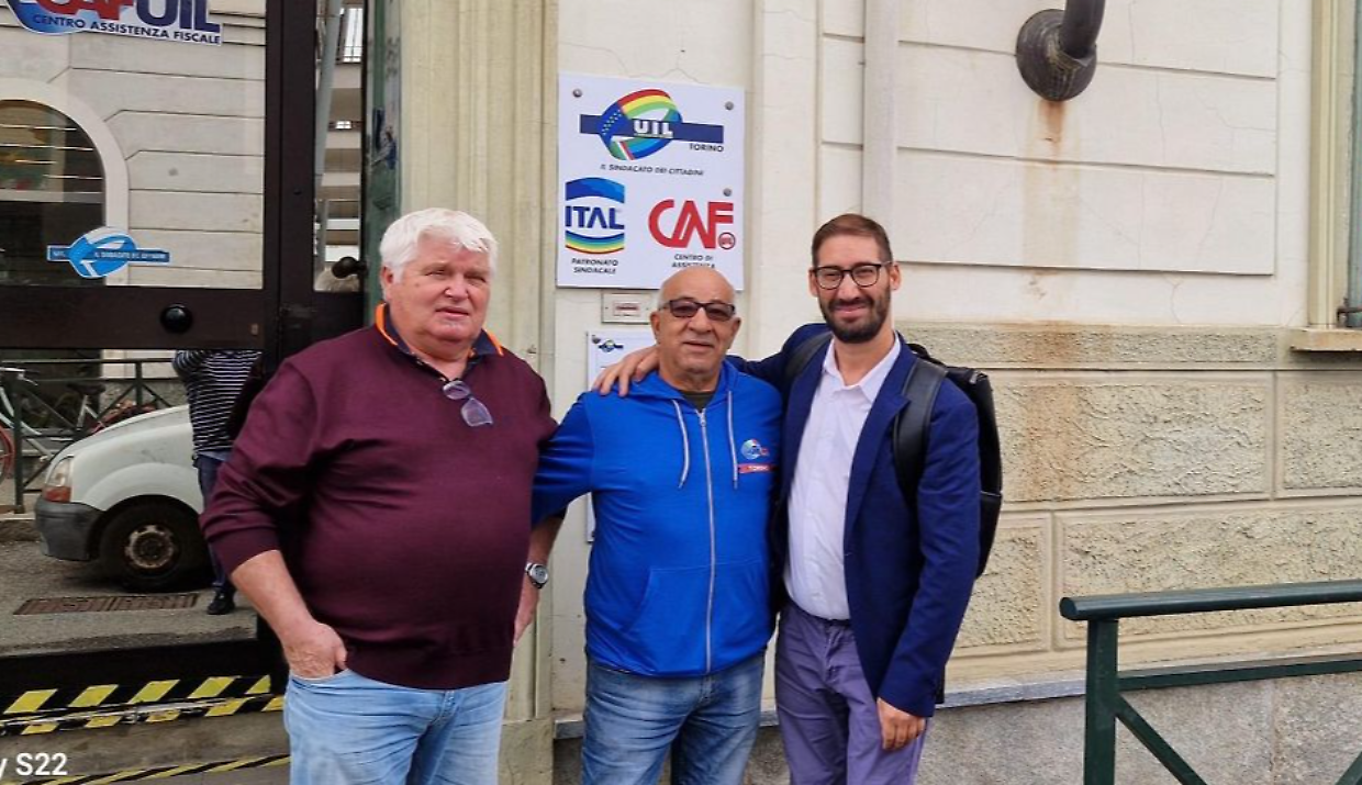 Da sinistra Daniel e Bego, Carmine Belvedere (responsabile della sede di Settimo) e Angelo Catanzaro