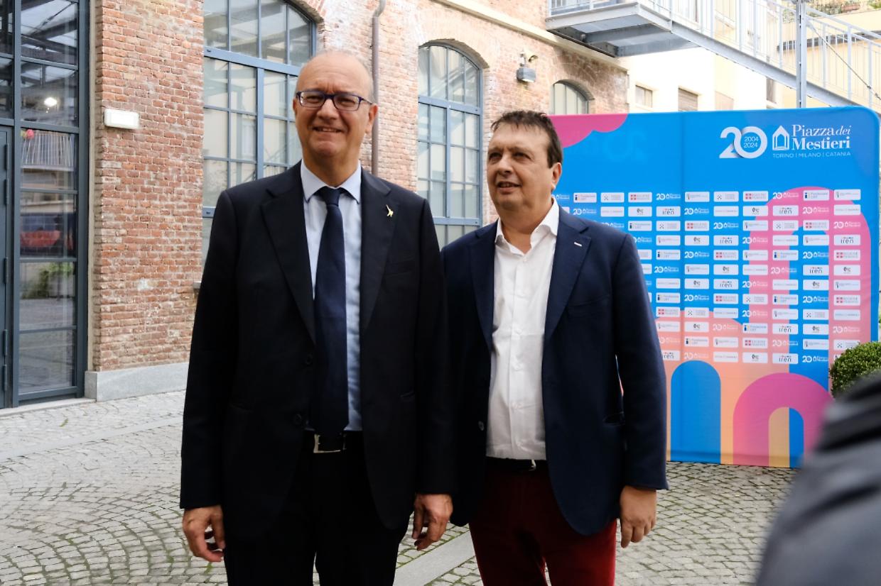 Valditara (contestato) a Torino: «La scuola professionale offre lavoro, valorizziamo le eccellenze formative»