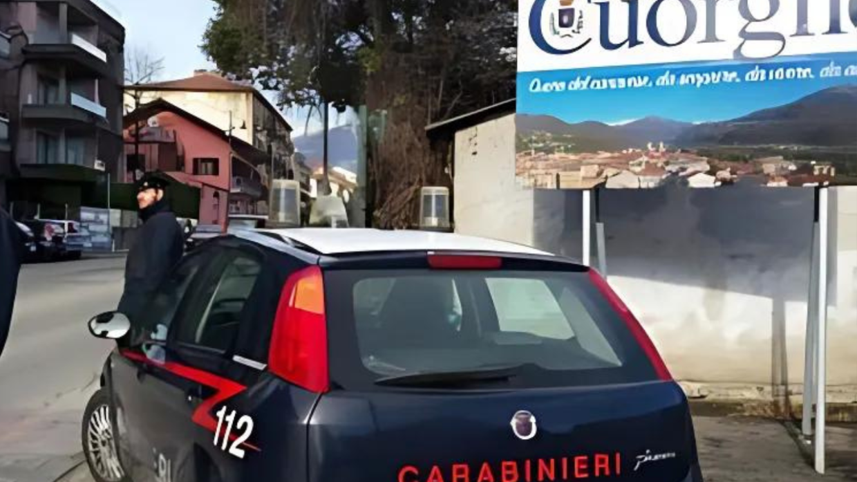 Ventenne aggredito a Cuorgnè: il Questore emette un Daspo Urbano per quattro coetanei