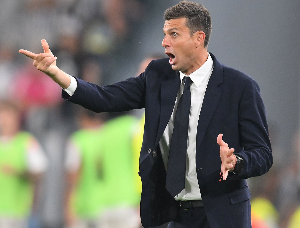 Juve, Thiago Motta sente la fiducia. E John Elkann...