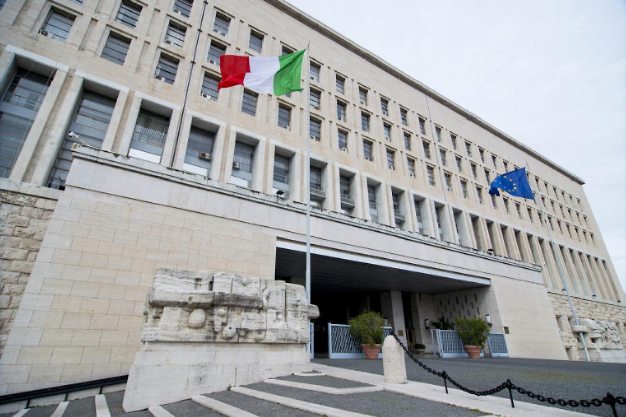 Concorso pubblico al Ministero degli Esteri per 381 assistenti: requisito minimo il diploma