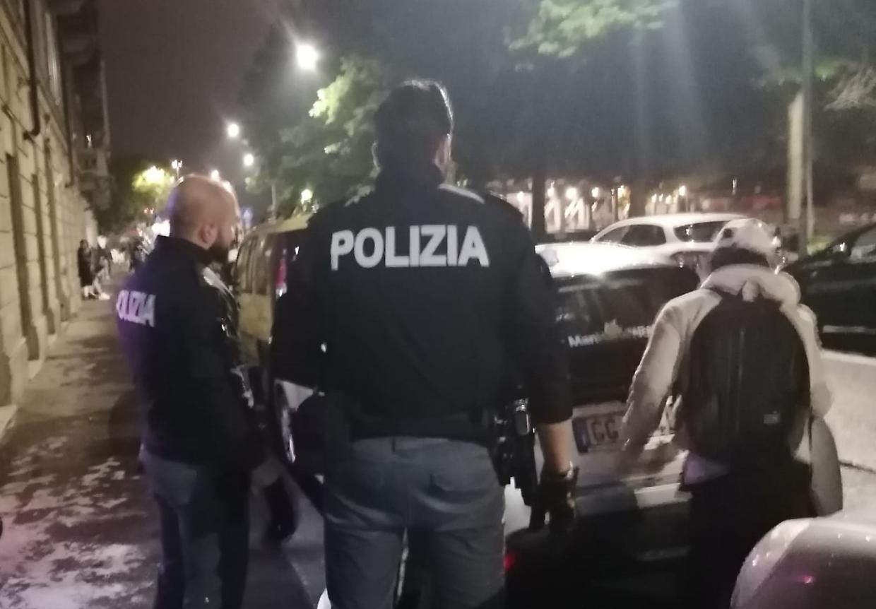 Sparatoria in strada, 25enne colpito a una gamba e massacrato di botte