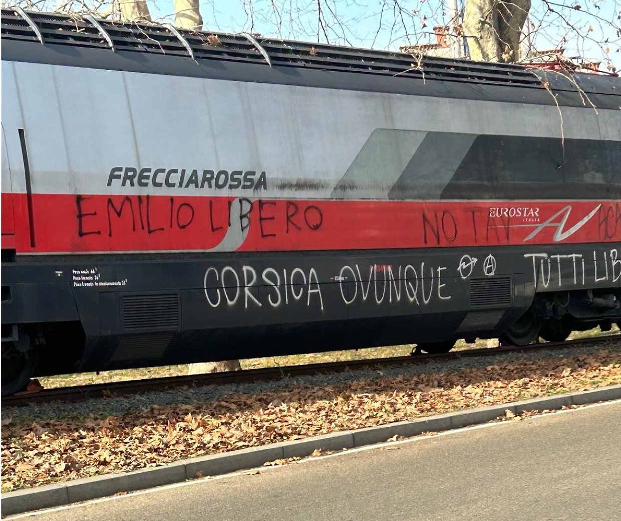 Locomotive storiche nel degrado