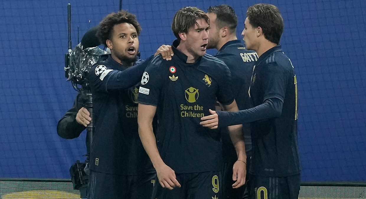 Juve, cosa hai fatto? I bianconeri vincono in rimonta in 10 uomini: alla Red Bull Arena succede di tutto...