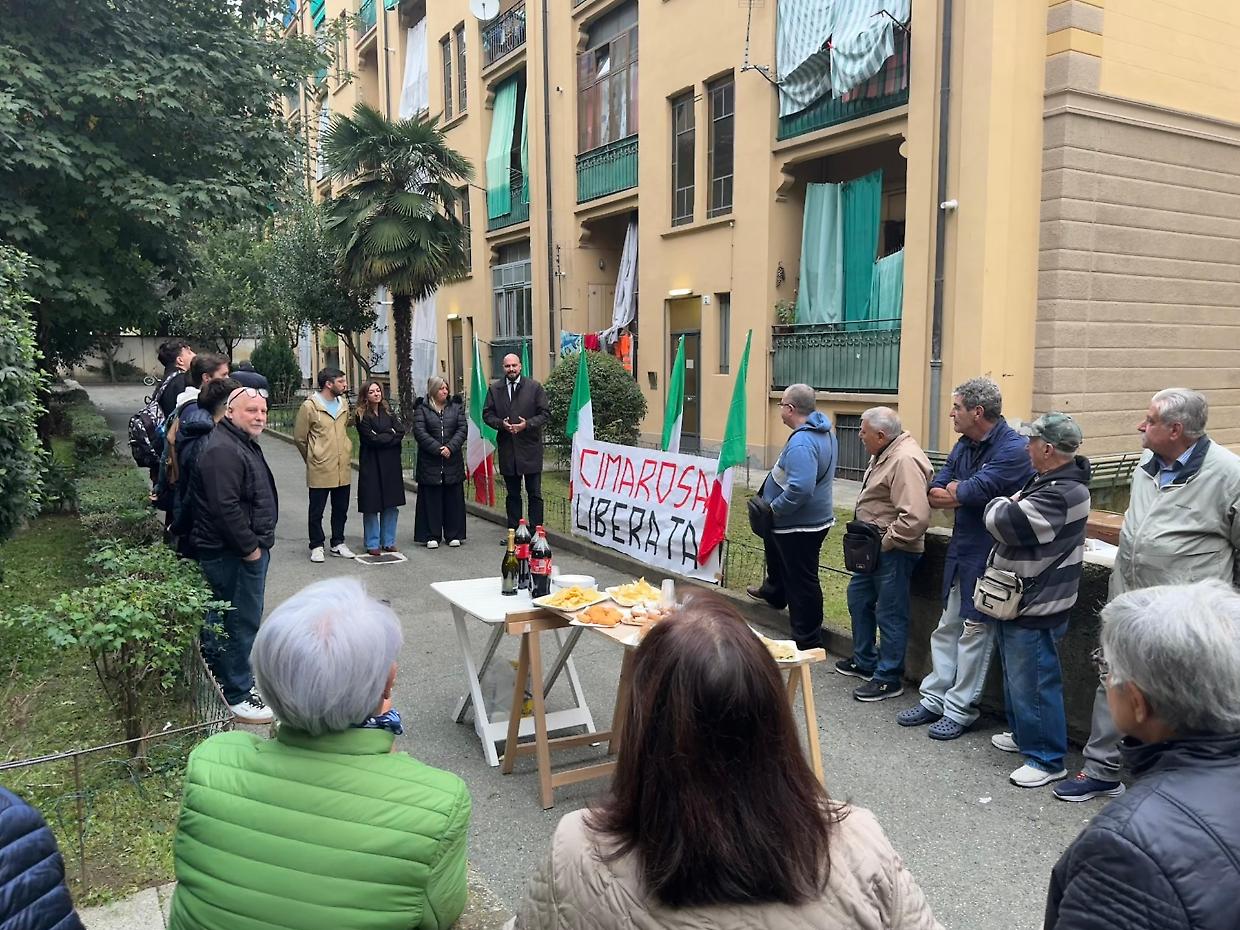 Via Cimarosa, la festa dopo lo sgombero dell'ultimo alloggio occupato