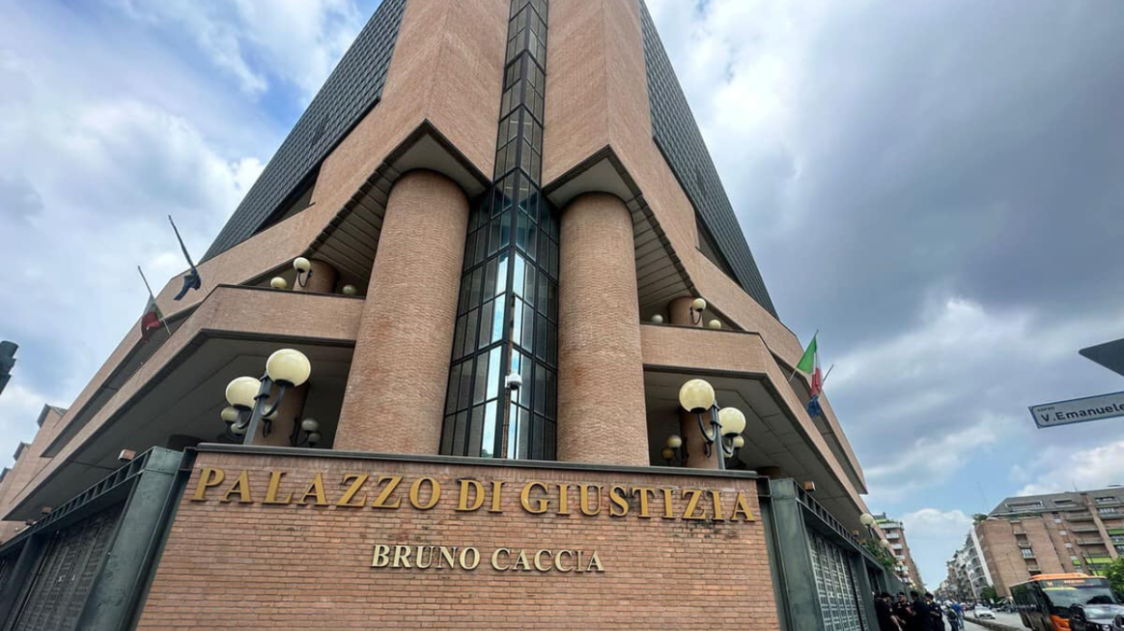 Torino: incinta del padre a 13 anni, la richiesta del procuratore