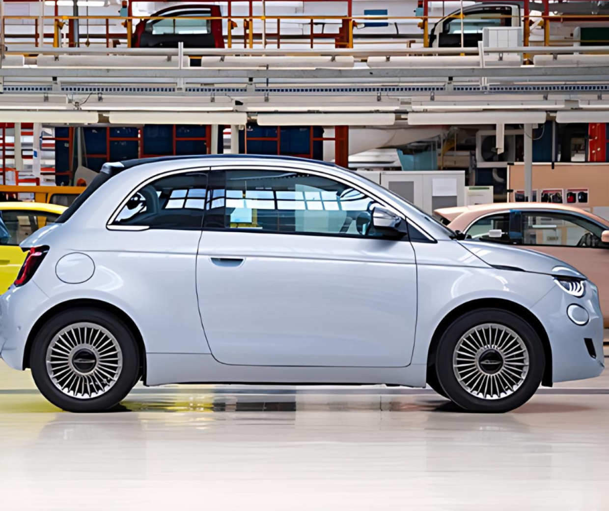 Stellantis: la Fiat 500 Ibrida a Mirafiori "arriverà prima". E il sindaco di Torino incontra i cinesi di Jac
