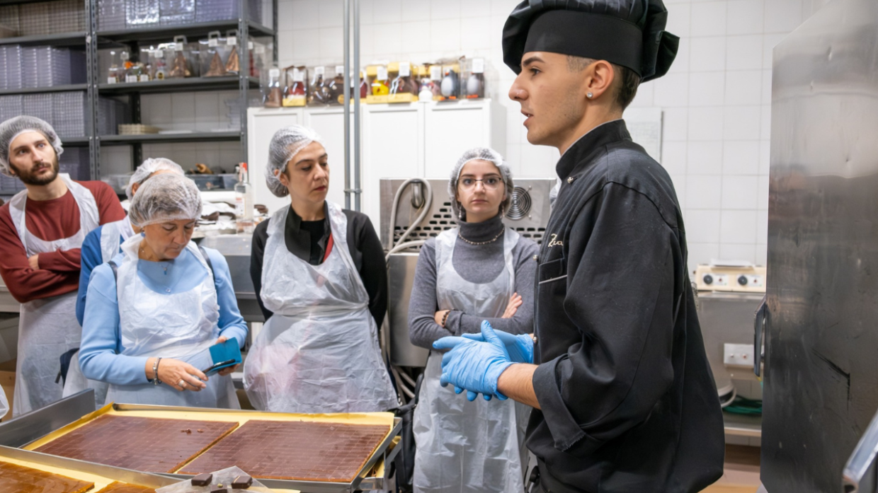 "Fabbriche Aperte Piemonte": Un Viaggio nel Cuore dell'Industria Regionale