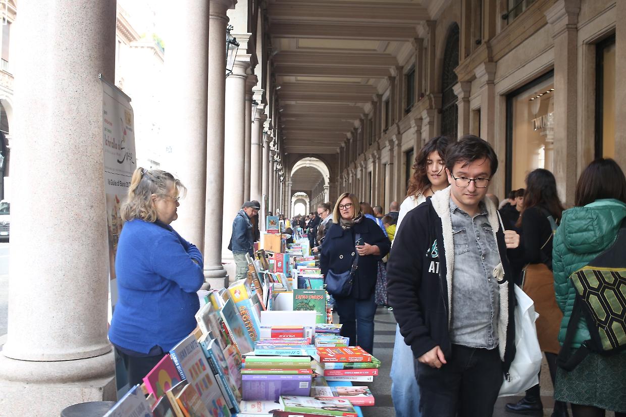 Portici di Carta: Torino diventa una libreria a cielo aperto