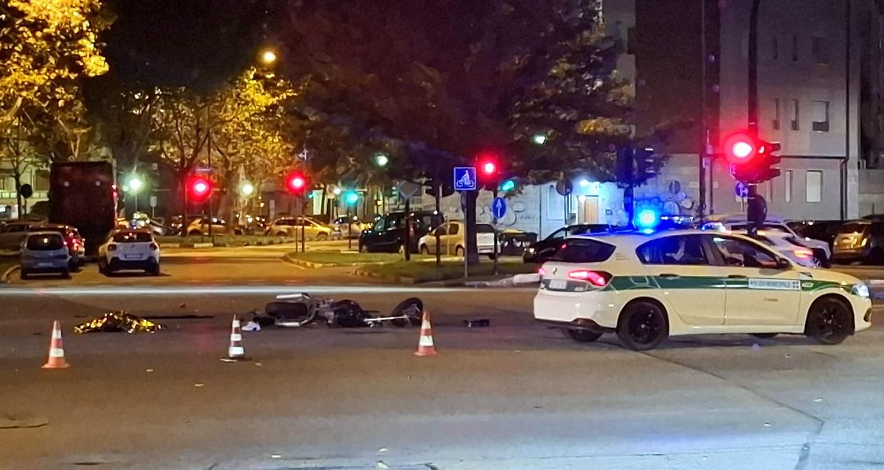 Incidente mortale a Mirafiori, motociclista di 30 anni perde la vita