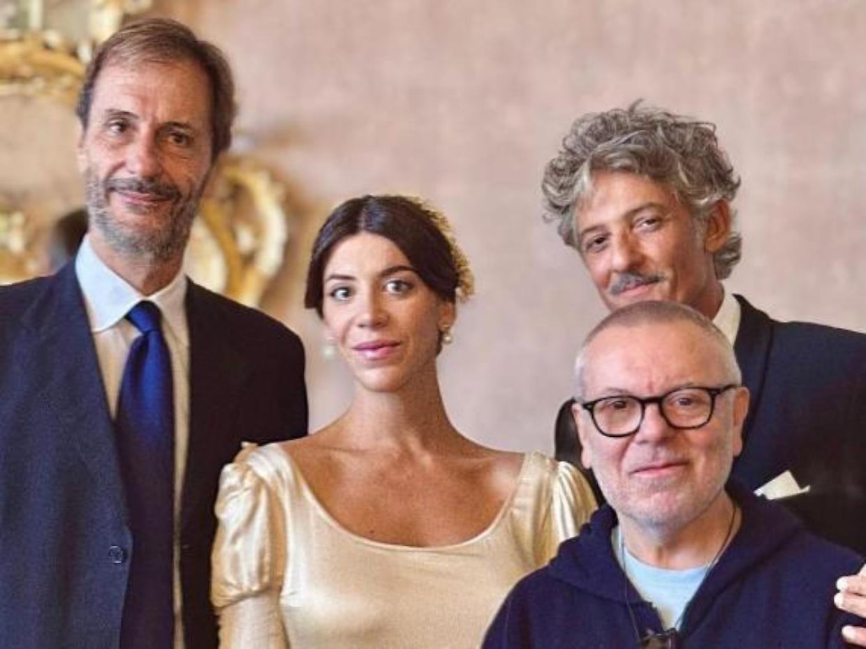 Fiorello porta all’altare Olivia
