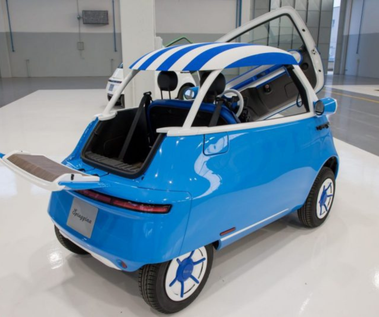 E la microcar (svizzera) Made in Torino diventa Spiaggina