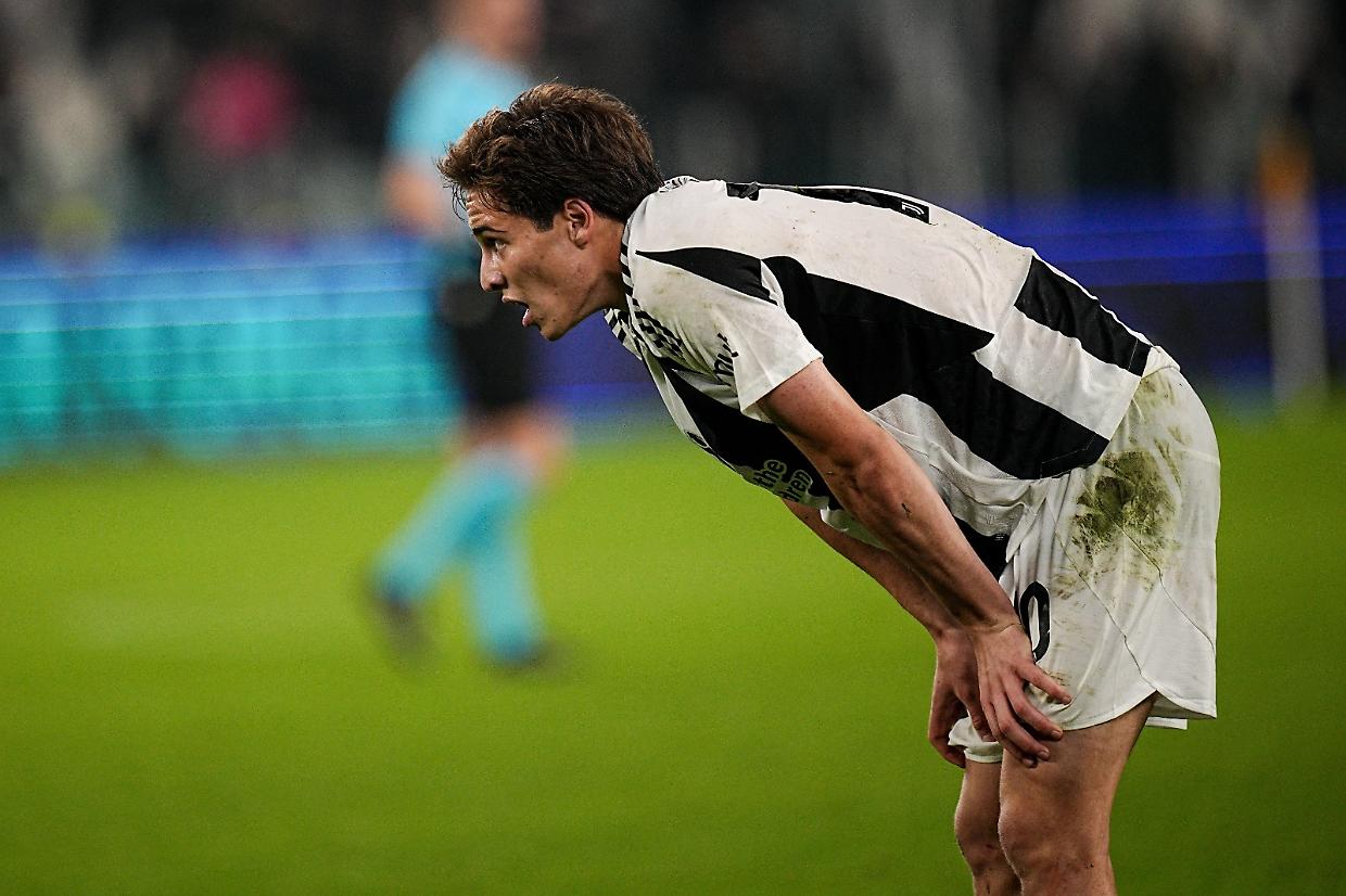 La delusione di Kenan Yildiz dopo la sconfitta della Juve contro lo Stoccarda