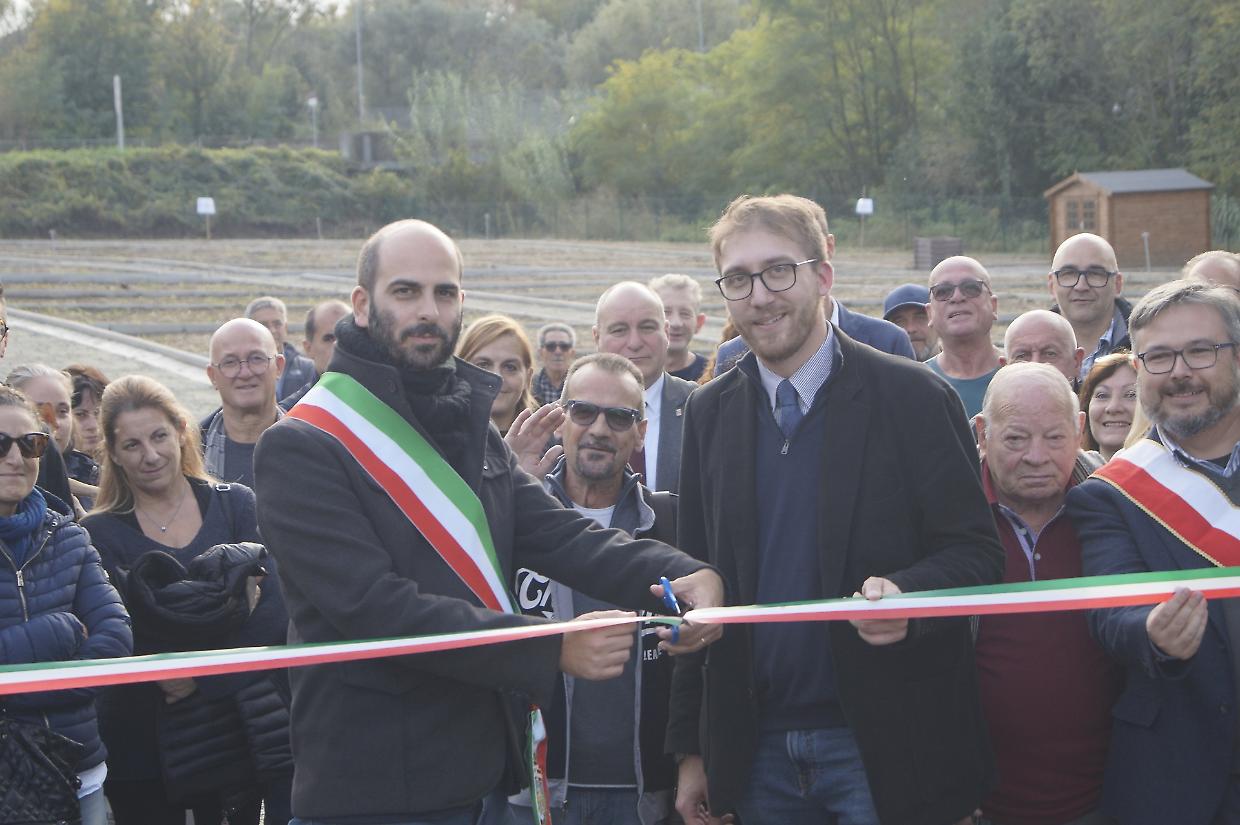 Taglio del nastro per i  nuovi orti sociali