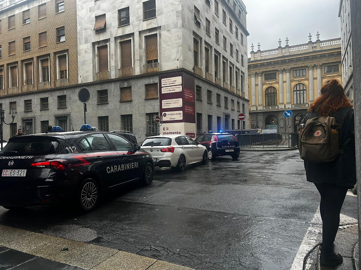 Torino, ruba negli uffici di una banca e si rifugia in un'altra: arrestato un 47enne