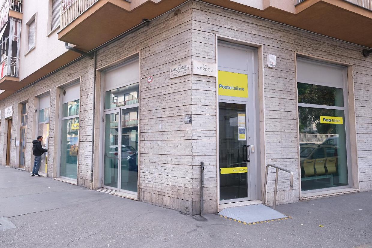 Taglio agli uffici postali di Torino