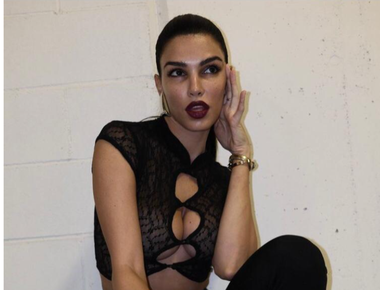 Jovana Djordjevic infiamma i social con un outfit molto intrigante