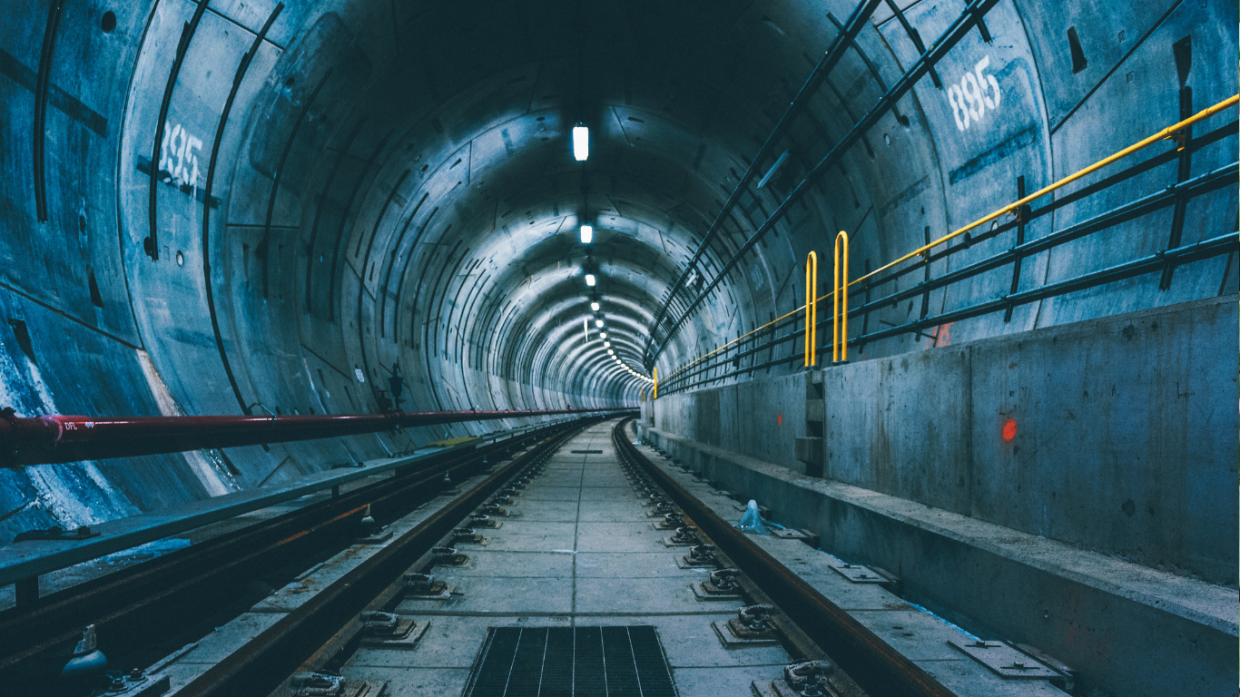 Il mistero dei boati notturni a Torino e la preoccupazione dei residenti: "I rumori arrivano dalla metropolitana"