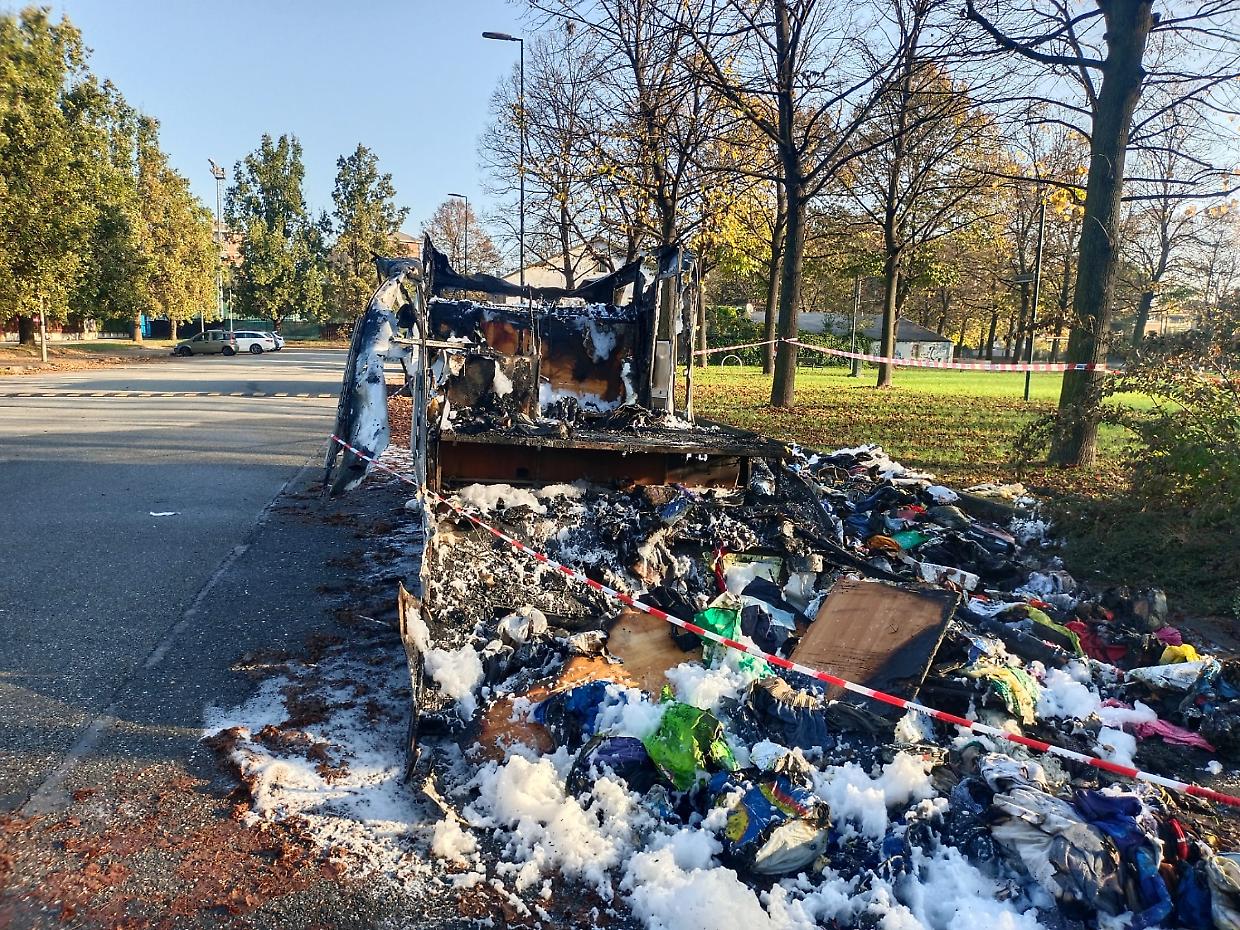 Il camper bruciato
