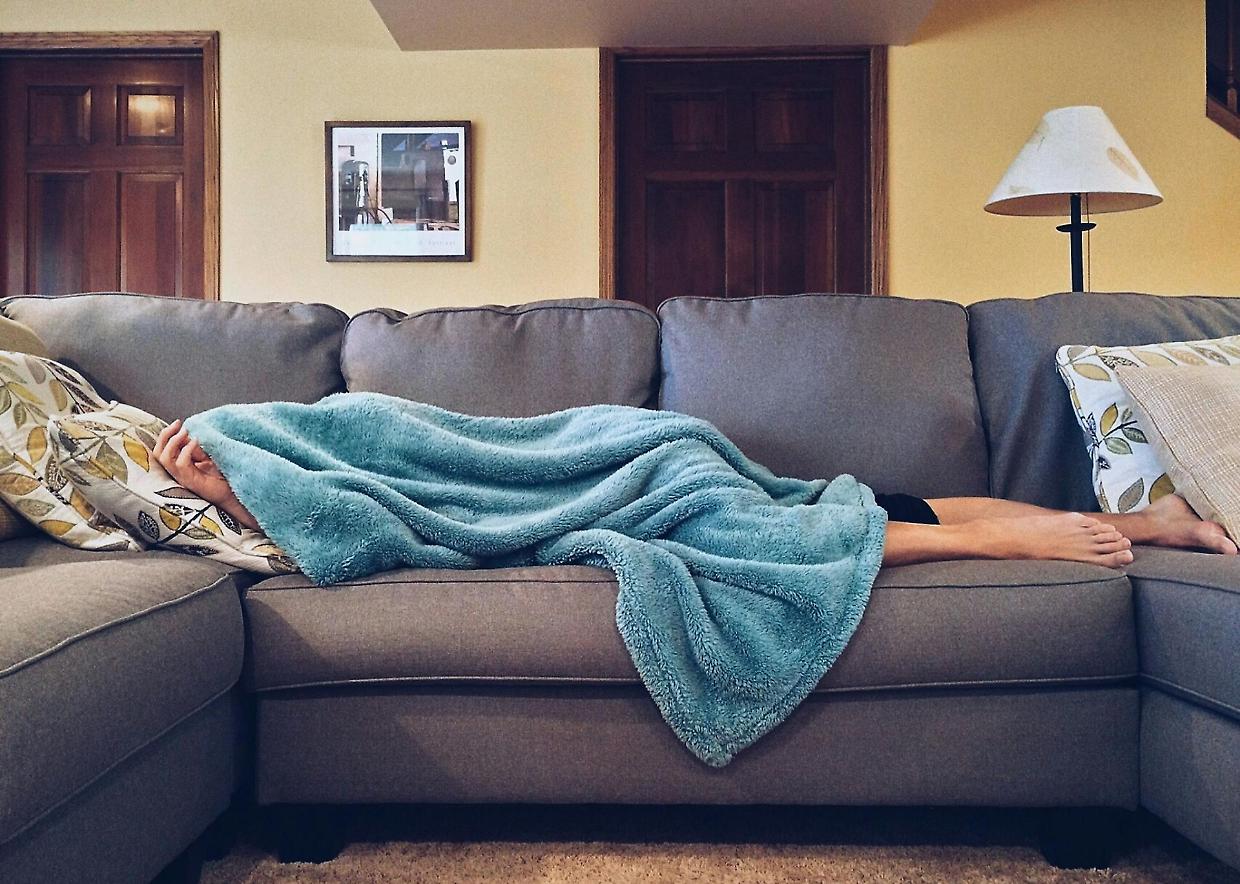 Dopo il Covid, l'Italia si rifugia in casa: un'ora in meno all'aperto e il rischio di isolamento