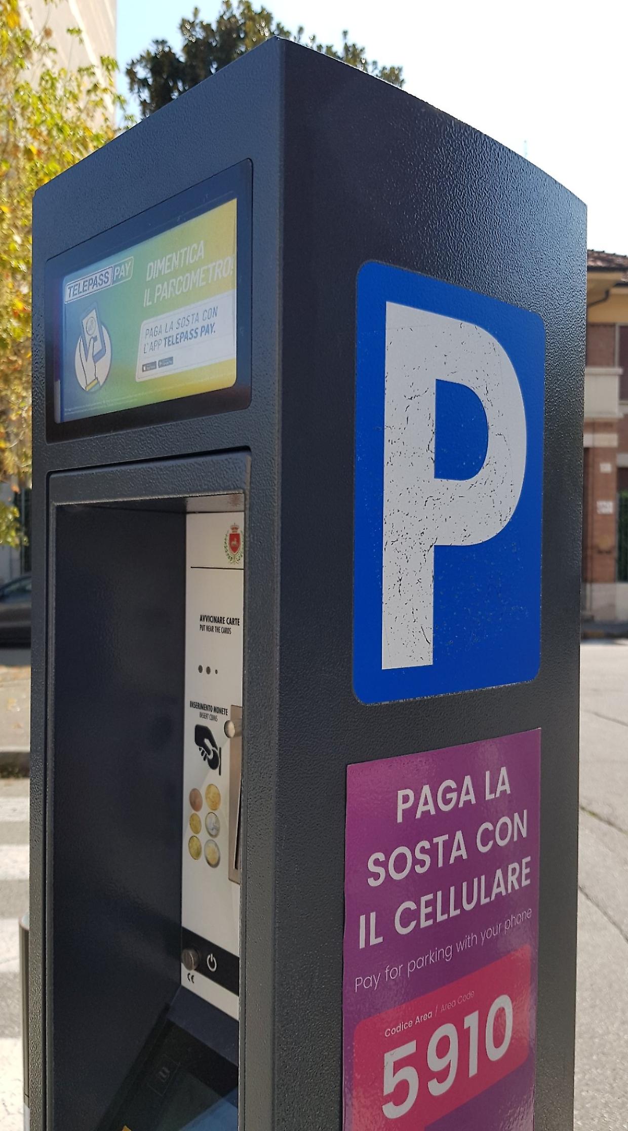 Parcometri trasformati in bancomat: in manette il ladro 