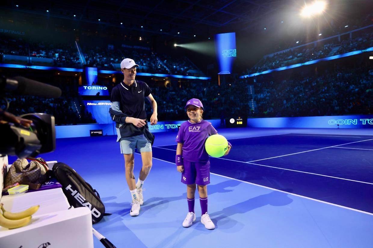 Atp, Sinner e i piccoli eroi del Regina Margherita: quando in campo scende il cuore...