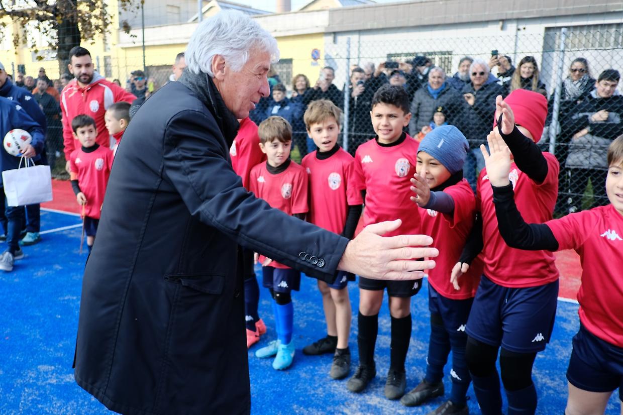 Gasperini inaugura il nuovo campo polivalente dedicato allo sport