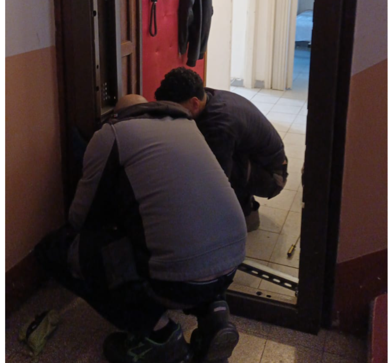 Guerra agli abusivi, sgomberati altri due alloggi occupati
