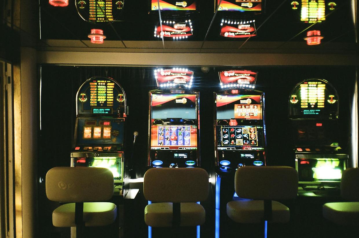 Lotta al gioco illegale, maxi-blitz di Polizia e Agenzia delle Dogane in Piemonte