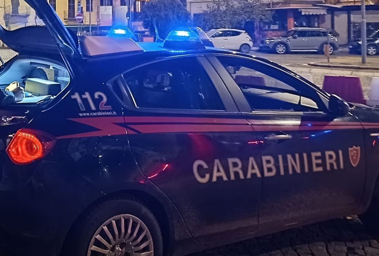 Trana, un “festino” con droga finito male dietro alle botte alla 24enne barista