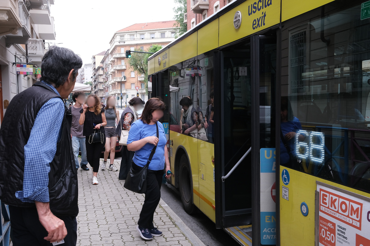 Molestata sul bus, lei denuncia ma il maniaco è "scomparso"