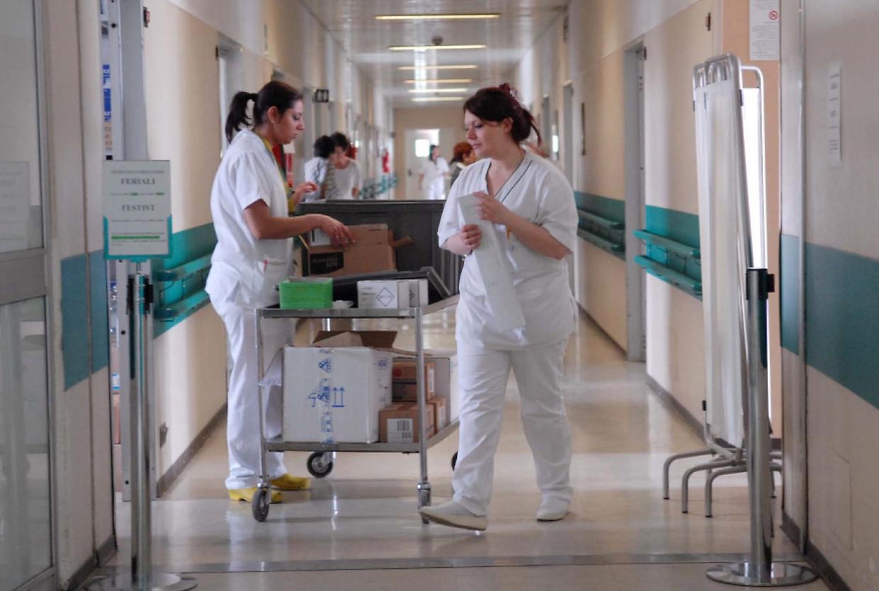 Ospedali roventi e senza acqua potabile: raffica di malori tra il personale sanitario