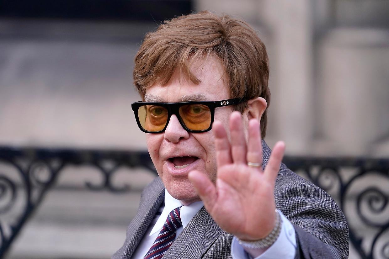 Elton John rivela di aver perso la vista: la confessione straziante sul palco di Londra