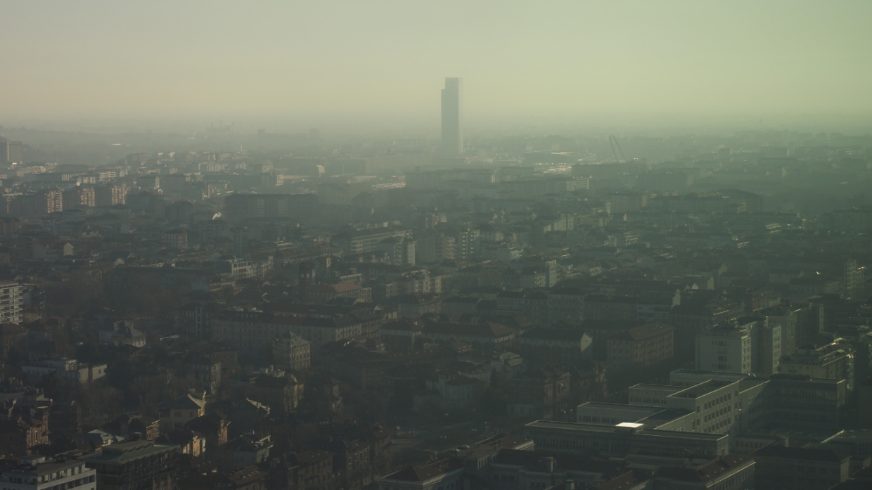 Allarme smog a Torino: scatta il semaforo arancione e arrivano i blocchi al traffico 