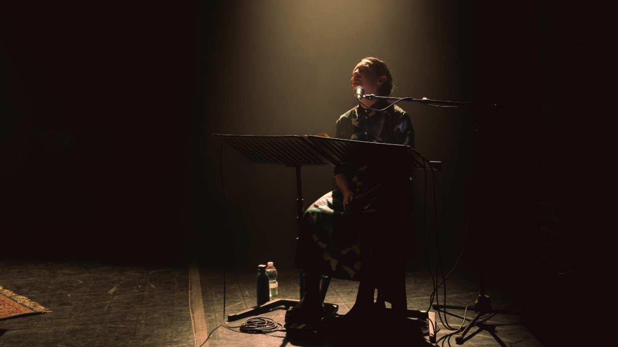 “Anche noi scettici”: il 7 dicembre la poesia di Antonella Anedda al teatro bellArte