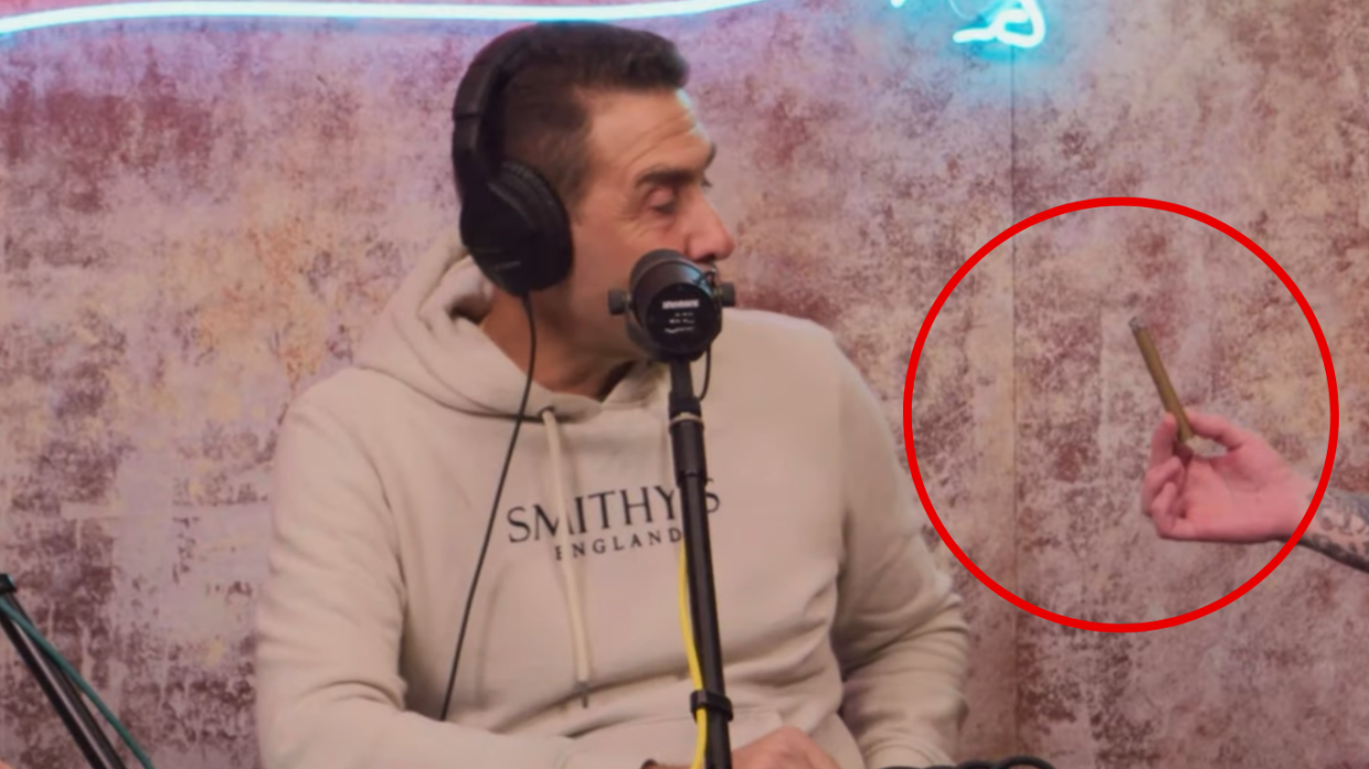 Vannacci e la "canna" incriminata (Fonte Instagram)