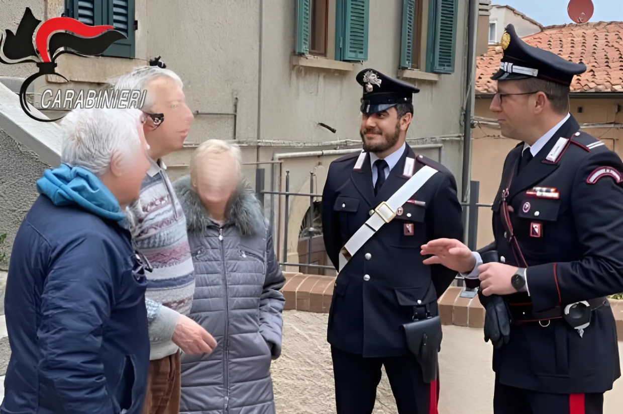 «Sono un carabiniere, venga in caserma». Ma era una truffa alla coppia di anziani  