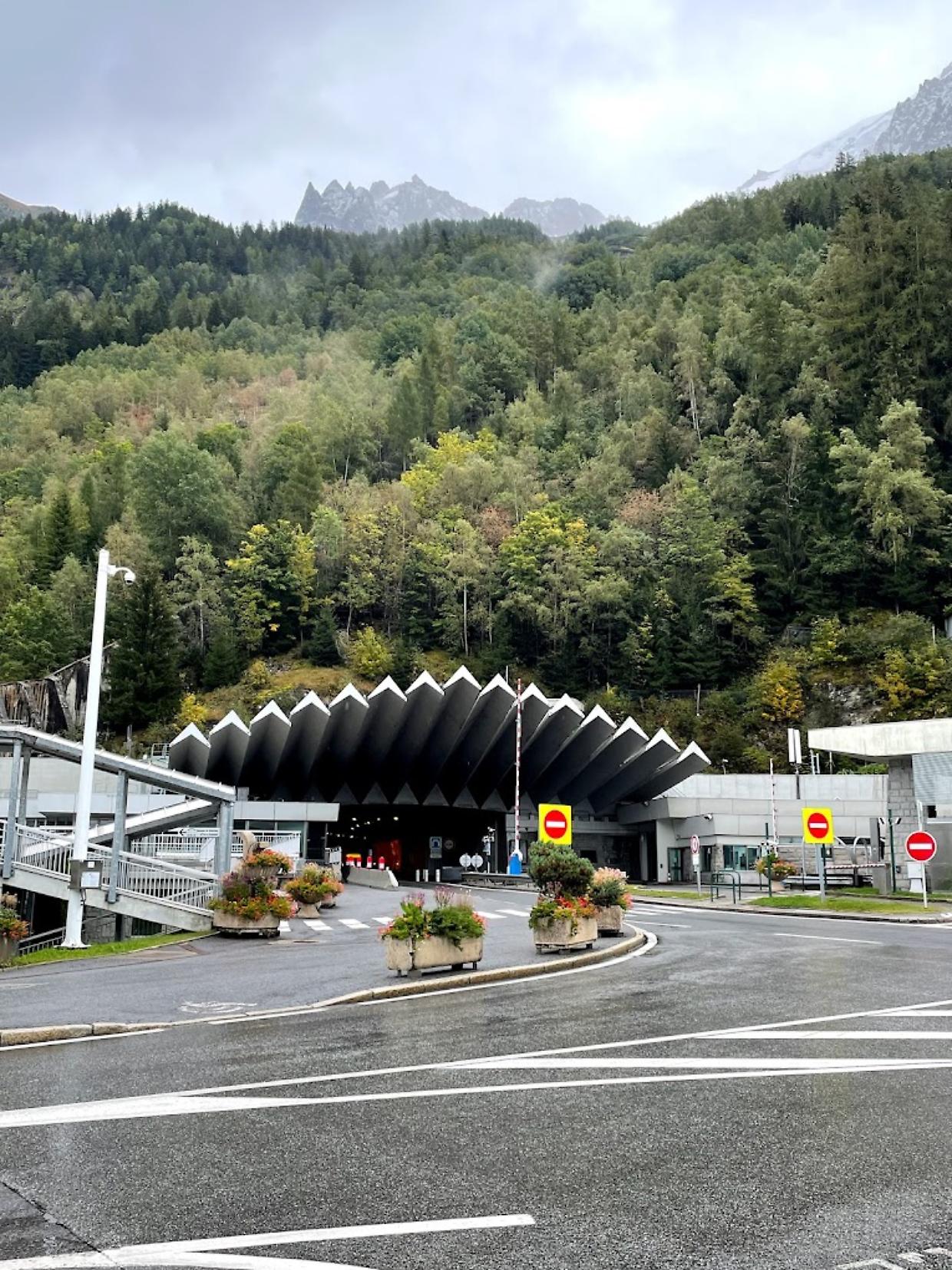Monte Bianco riapre: stop ai disagi, torna la rotta diretta