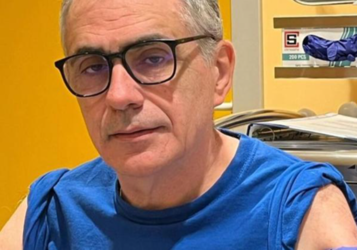 Fabrizio Pregliasco ricoverato per un sospetto ictus: “Sono caduto in bagno”