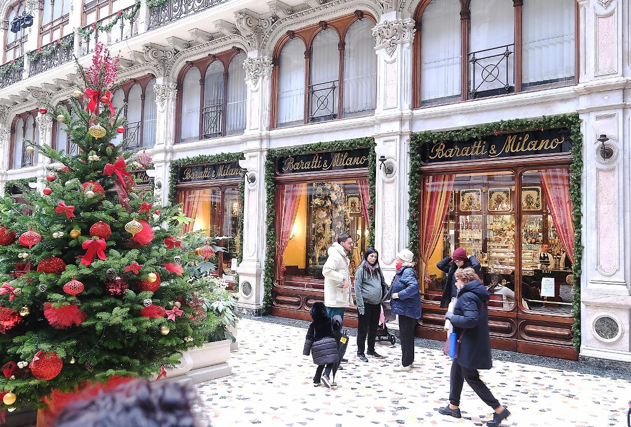 Torino, quattro misteriosi Vip ricomprano la Galleria Subalpina per 40 milioni