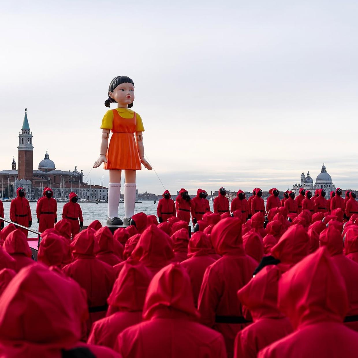 “Squid Game 2” sbarca in gondola a Venezia