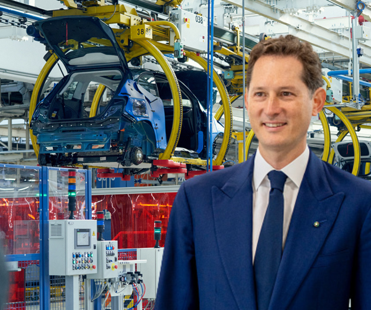Stellantis, John Elkann visita Mirafiori (ecco perché), ma la fabbrica è chiusa