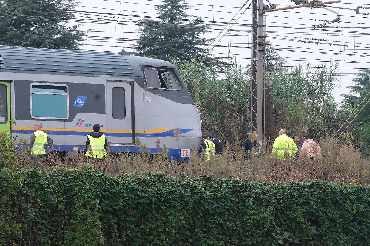 «C’è qualcuno sui binari». E si fermano i treni per la Francia 
